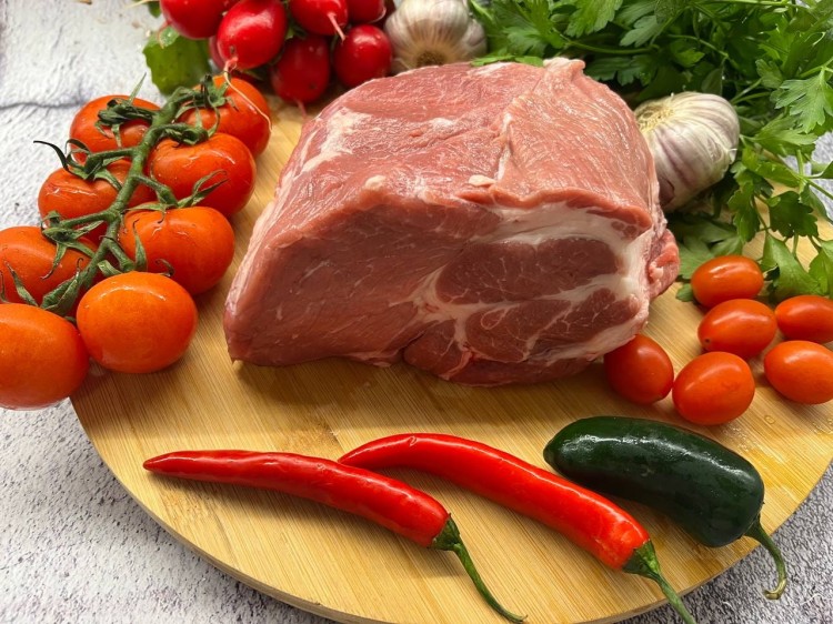 karkowka-wieprzowa-bez-kosci-swieze-mieso-na-grilla.jpeg