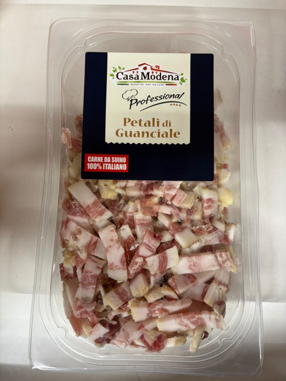 guanciale-petals-casa-modena-wloskie-podgardle-kawałki.jpeg
