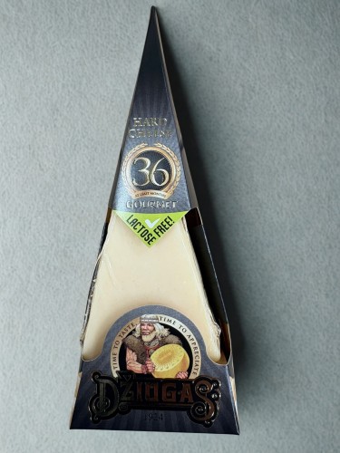 dziugas-ser-dojrzewajacy-36-miesiecy-180g.jpg